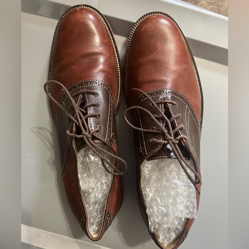 BOSTONIAN LEATHER SHOES 
SIZE 11 
Very good condition